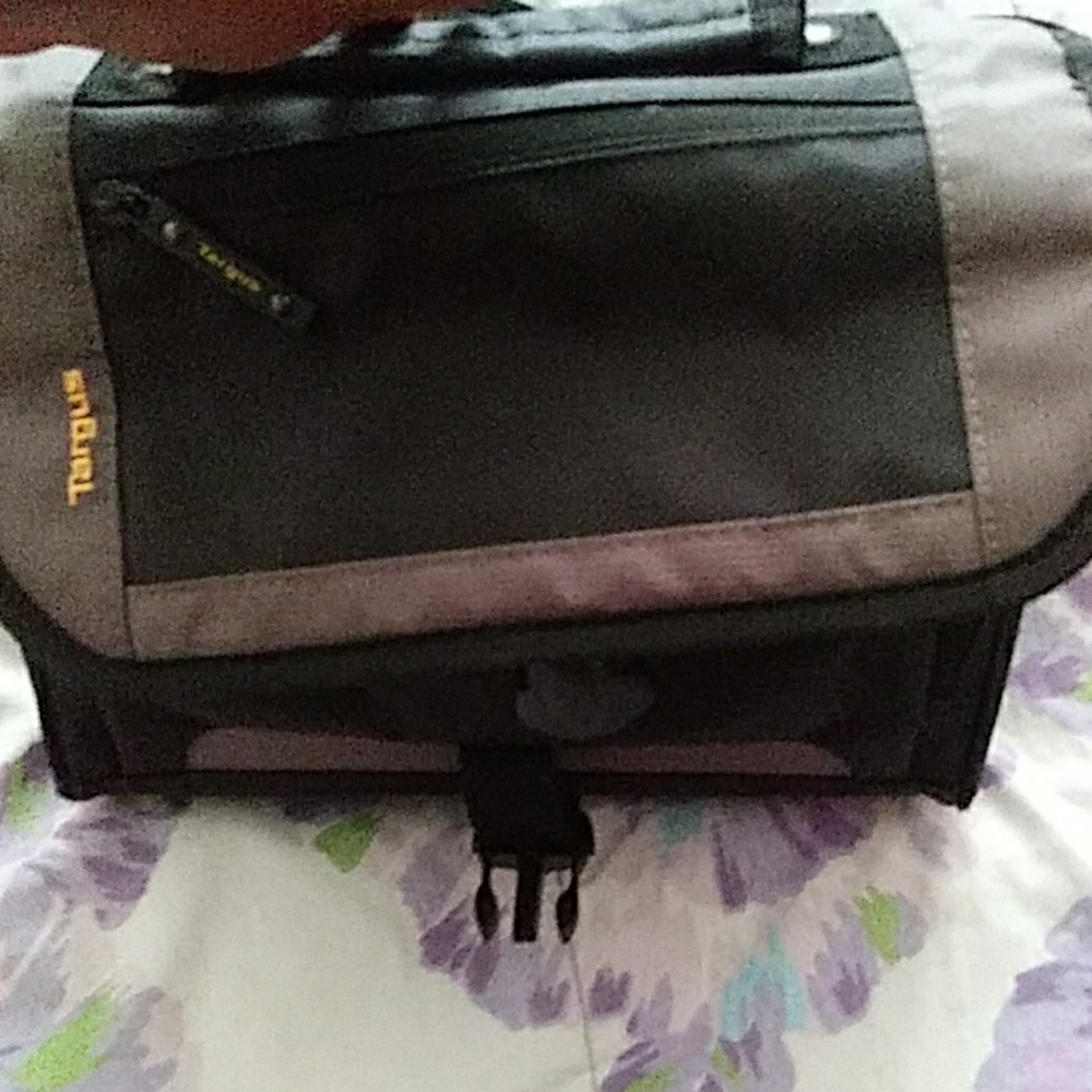 Laptop bag